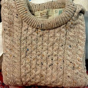Womens size Small Aran Sweater Market 100% wool sweater made in Ireland.